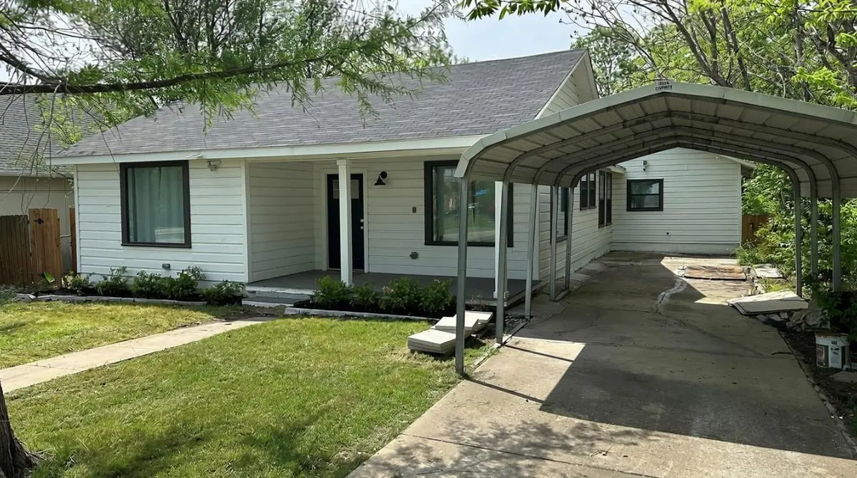 403 Lizzie ST, Taylor, TX 76574