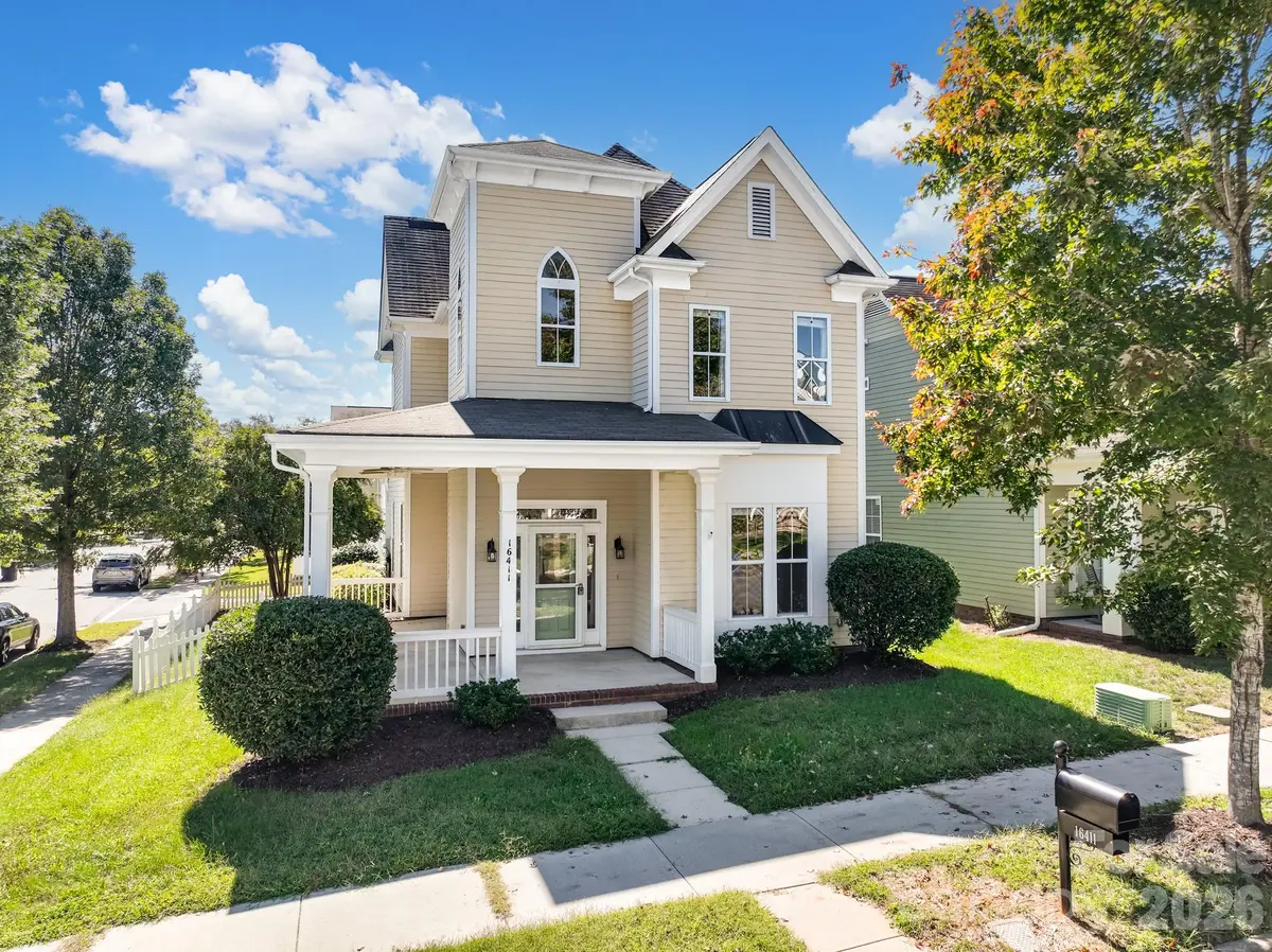 16411 Leavitt LN, Davidson, NC 28036