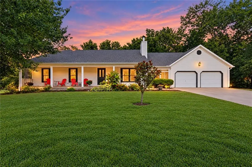 1102 S Elm ST, Louisburg, KS 66053