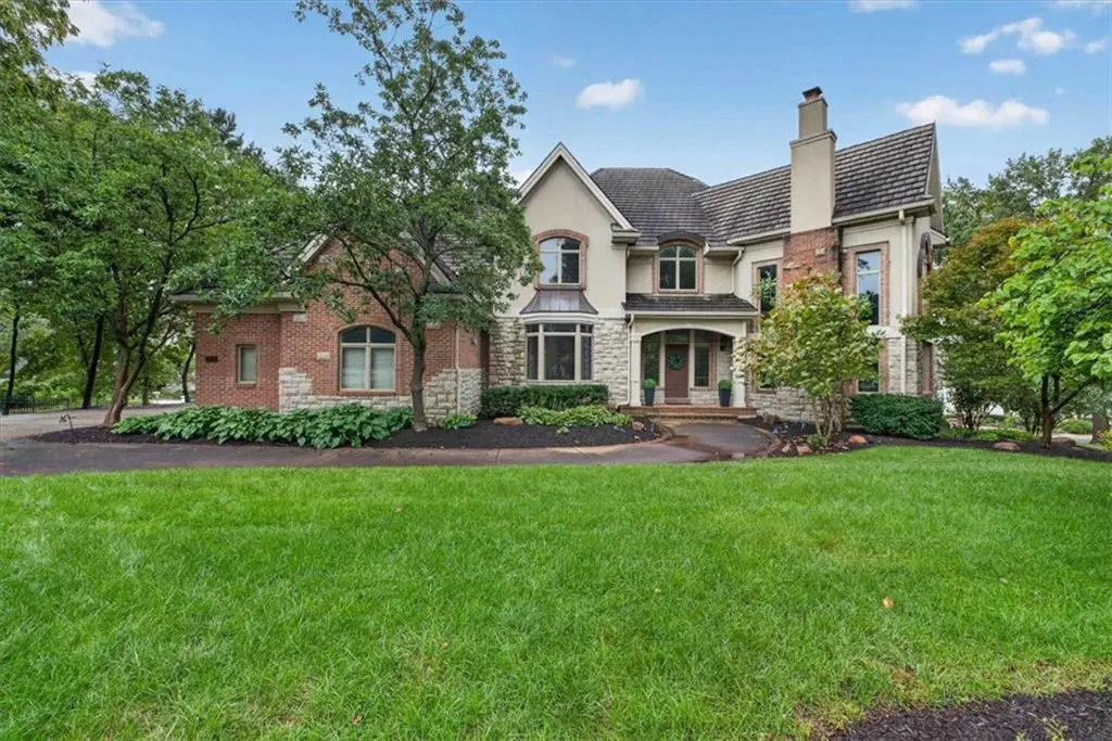 1416 Woodbury DR, Liberty, MO 64068