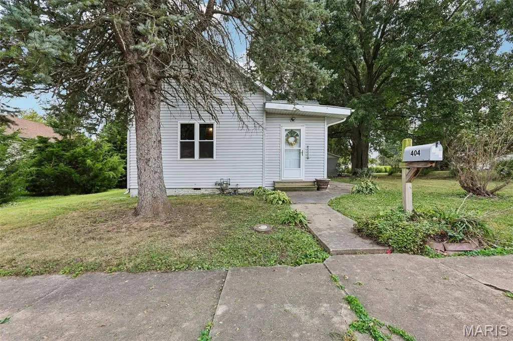 404 E 2nd South ST, Mount Olive, IL 62069
