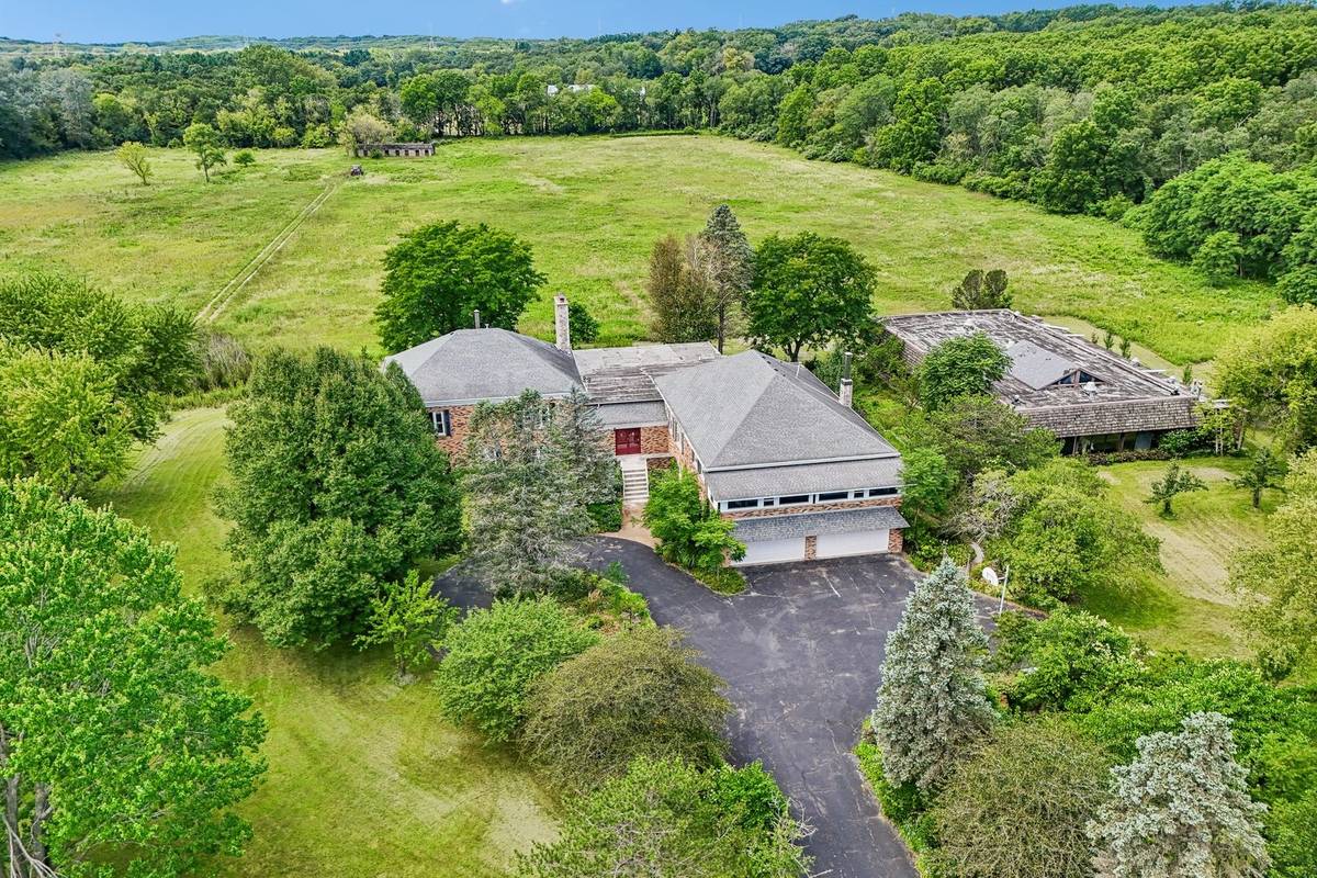 93B W BATEMAN RD, Barrington, IL 60010