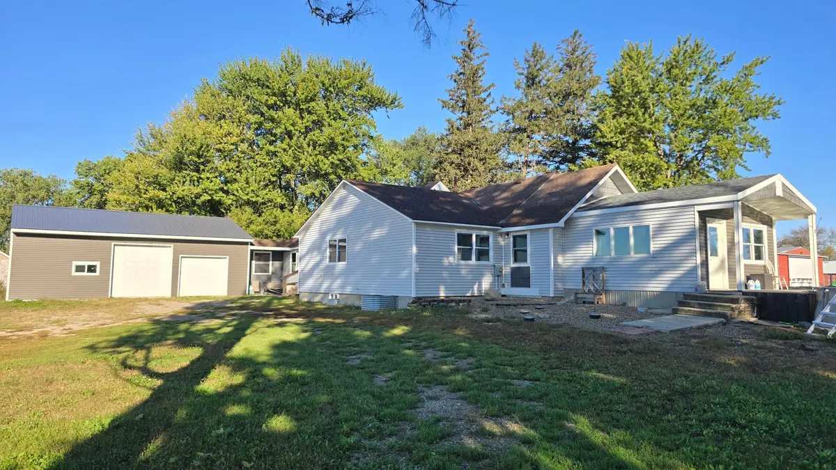 48696 Apple AVE #A, Lake Mills, IA 50450