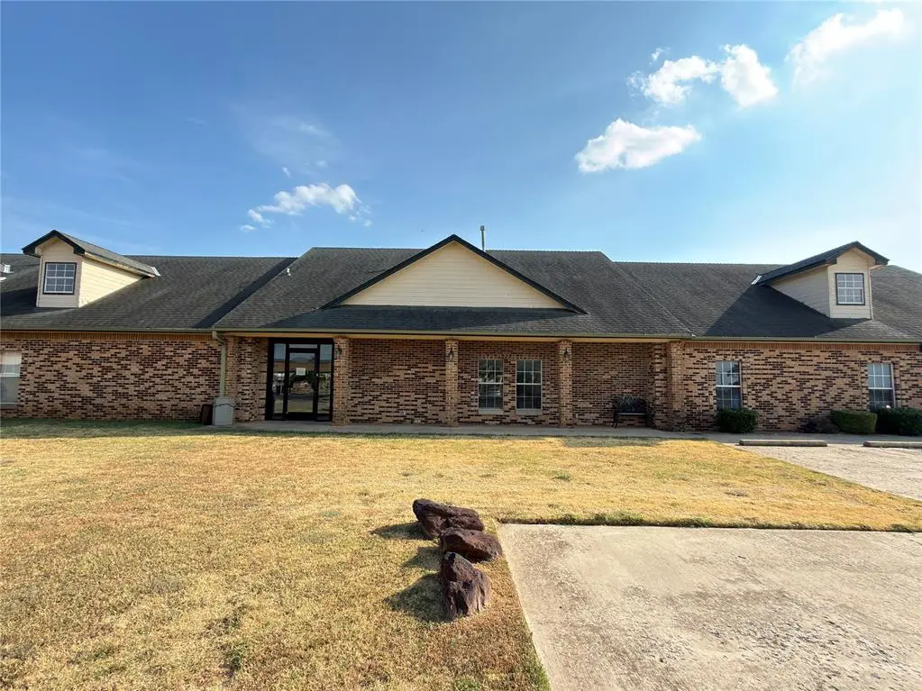 2000 S Douglas BLVD, Midwest City, OK 73130