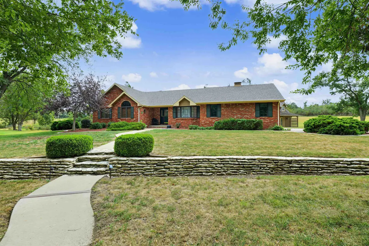 100 River Place #7, Salina, KS 67401
