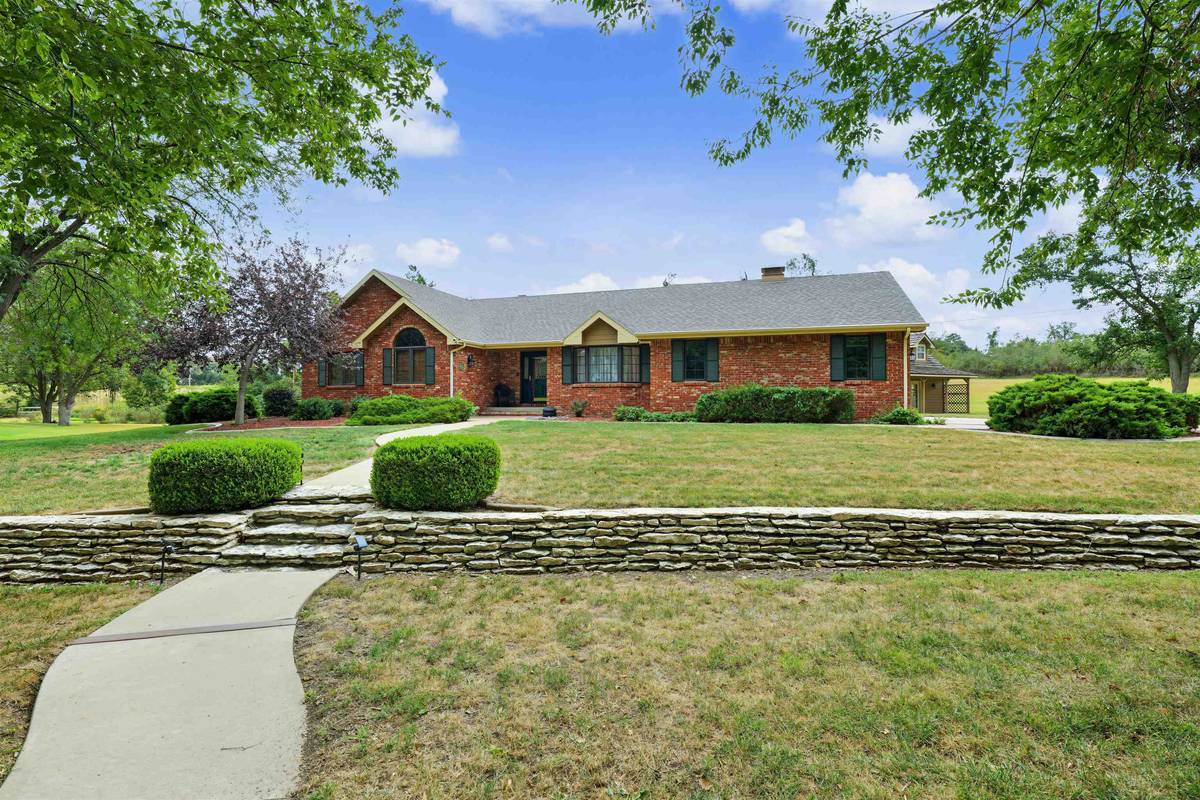 100 River Place #7, Salina, KS 67401
