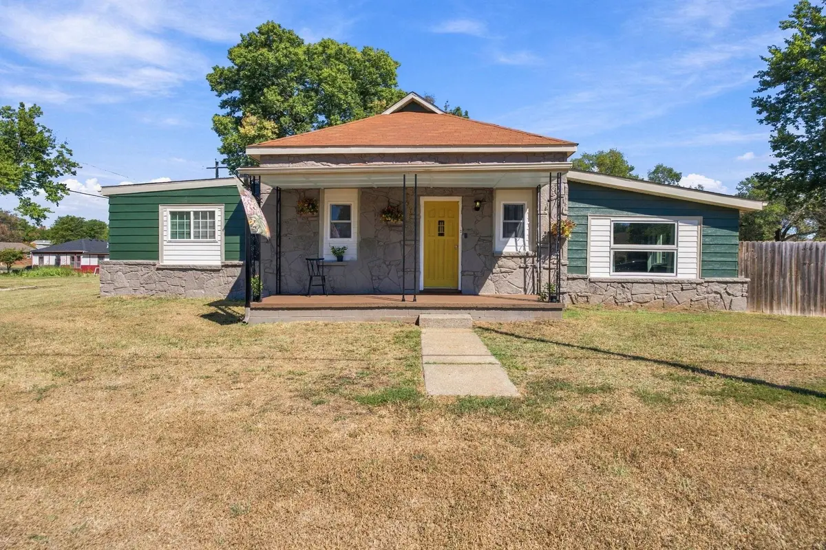 608 W Cedar, Arkansas City, KS 67005