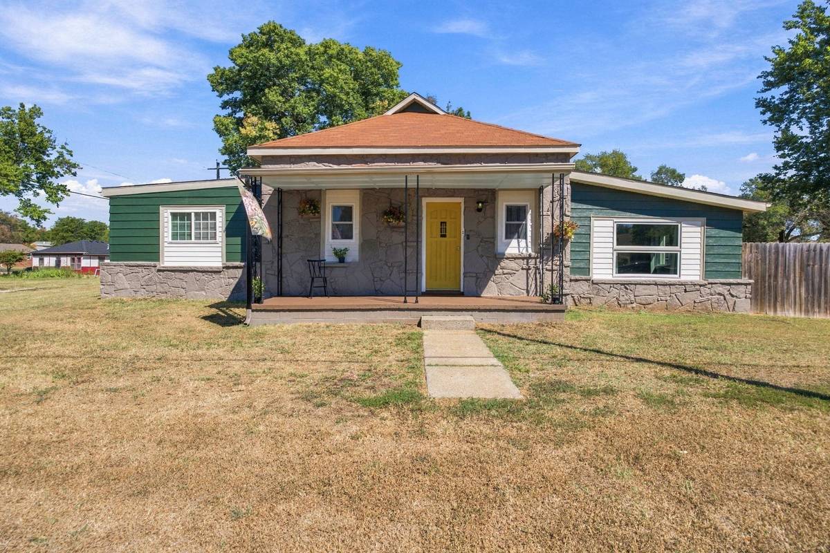 608 W Cedar, Arkansas City, KS 67005