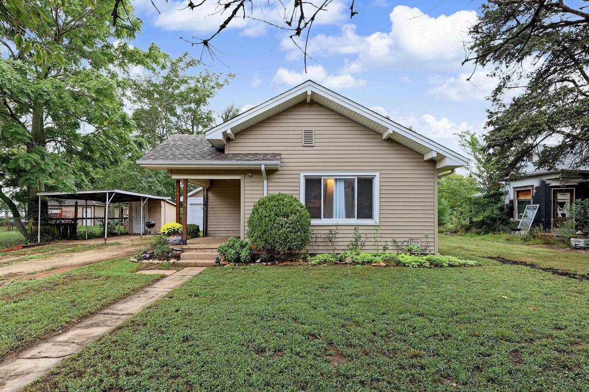 709 S High, El Dorado, KS 67042