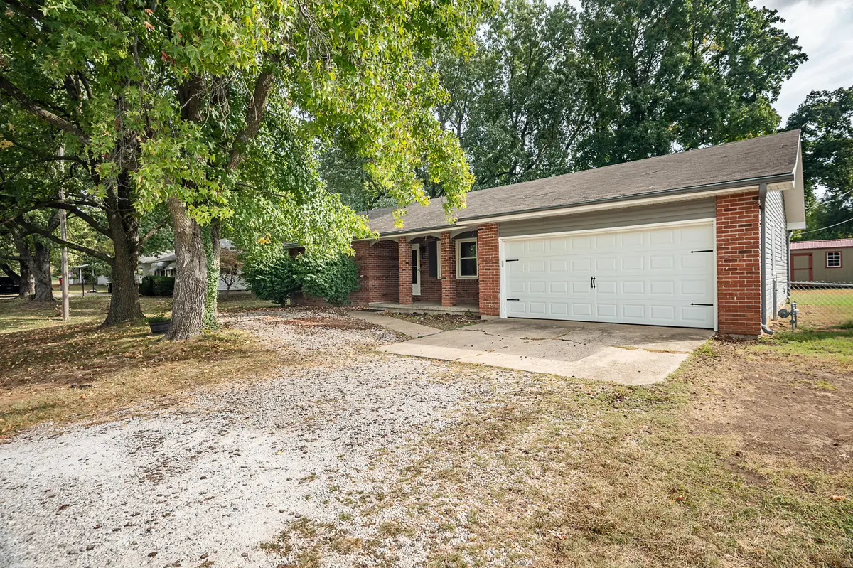 214 S Farmer RD, Willard, MO 65781