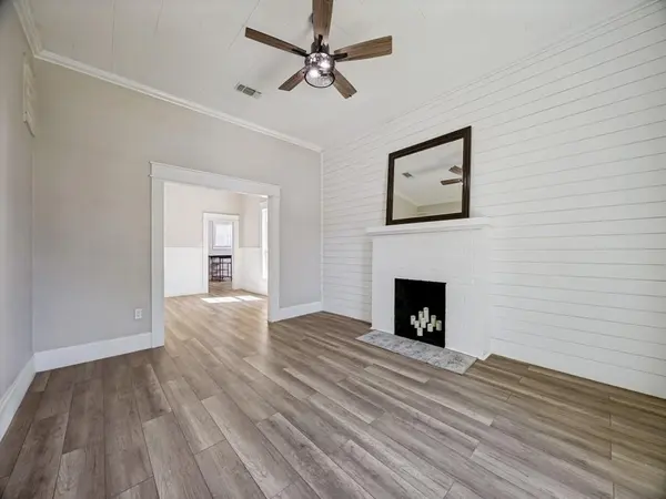 917 W Sears Street, Denison, TX 75020