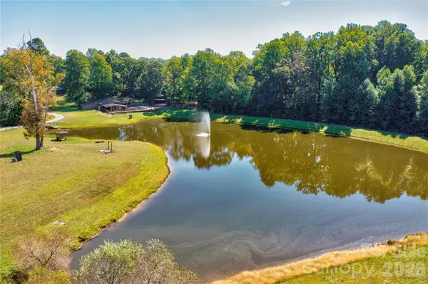 5542 Casar RD, Casar, NC 28020