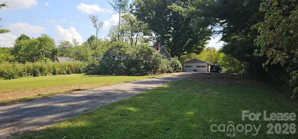 75 Oak Hill DR, Asheville, NC 28806