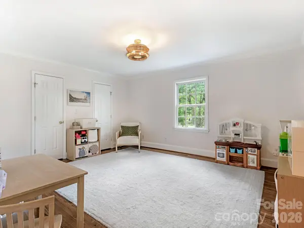 4218 Chelmsford RD, Charlotte, NC 28211