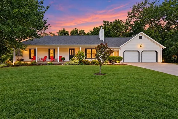 1102 S Elm ST, Louisburg, KS 66053