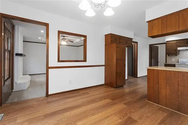 2001 Place Liberte DR, Liberty, MO 64068