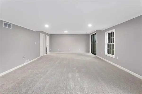 2001 Place Liberte DR, Liberty, MO 64068