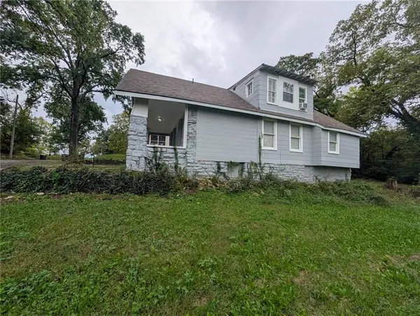 4916 Park AVE, Kansas City, MO 64130