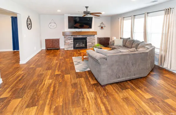 2678 W Julie DR, Princeton, IN 47670