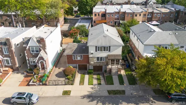 89-16 Doran Ave., Glendale, NY 11385