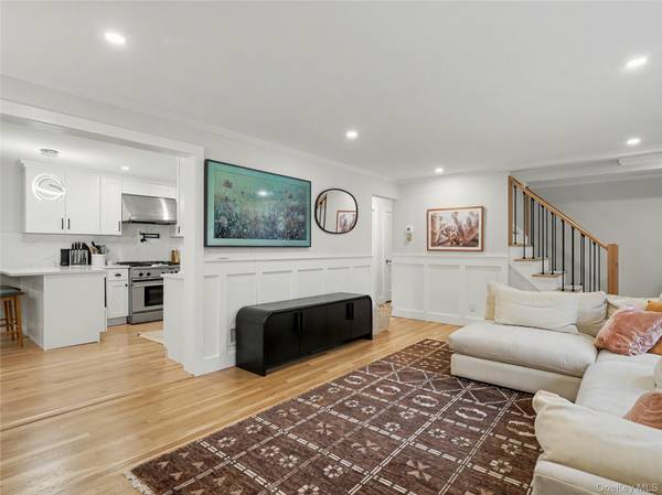 67 Heatherdell RD, Ardsley, NY 10502