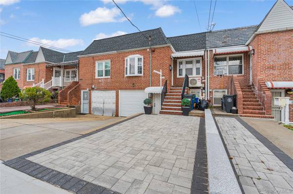8953 Vanderveer ST, Queens Village, NY 11427