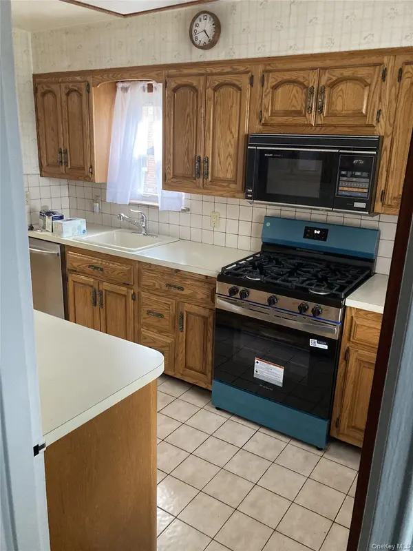 31-12 71st ST, Jackson Heights, NY 11370