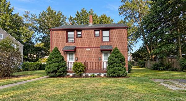 24-22 Evers CT, Bridgeport, NY 06610