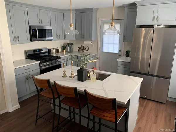 24-22 Evers CT, Bridgeport, NY 06610
