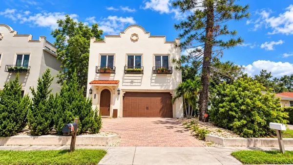 2225 BAHIA VISTA ST, Sarasota, FL 34239