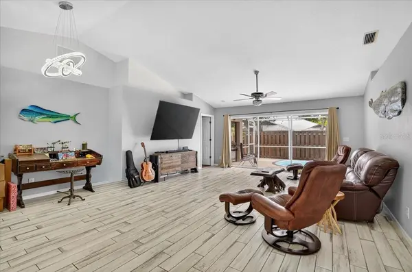 1881 SUMMER WALK CIR, Sarasota, FL 34232