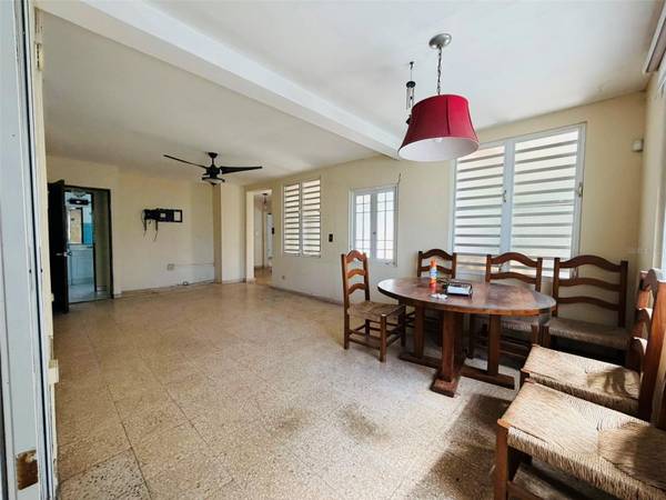 102 URANO, Carolina, PR 00979