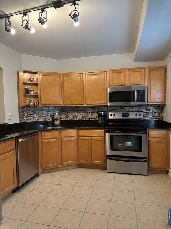 10325 CARROLLWOOD LN #77, Tampa, FL 33618