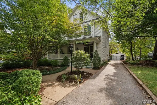 736 Fairview AVE, St Louis, MO 63119