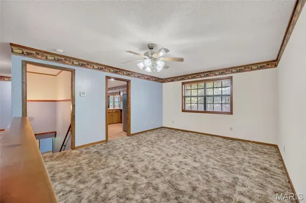 16924 Heller LN, St Robert, MO 65584
