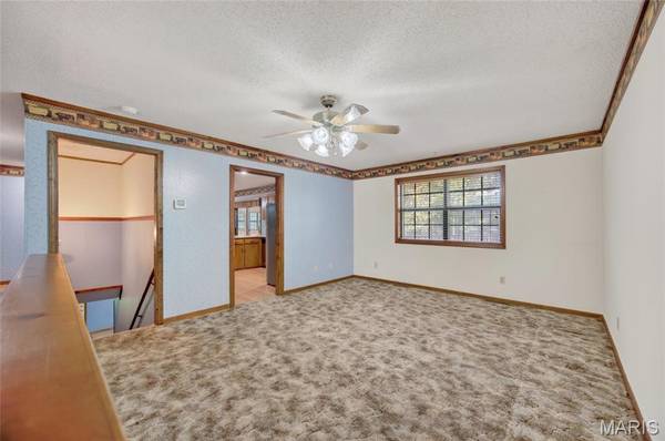 16924 Heller LN, St Robert, MO 65584