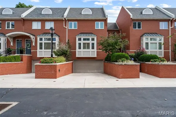 8 West Pine CT, St Louis, MO 63108