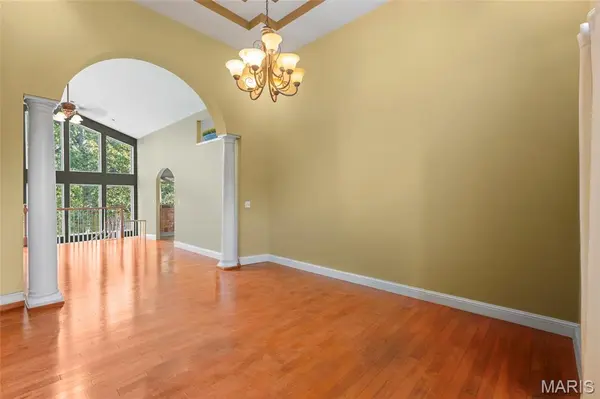 599 Huntington Trails DR, Festus, MO 63028