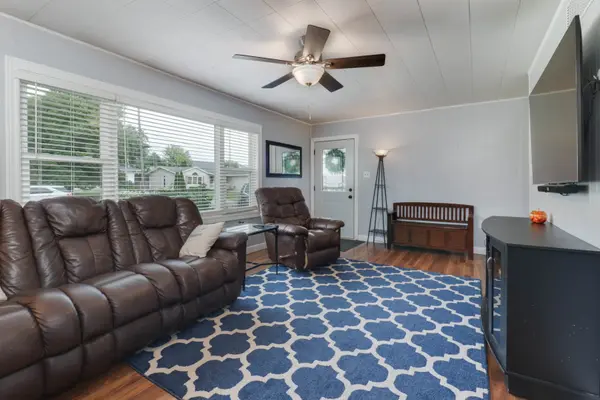 506 E Fifer ST, Colfax, IL 61728