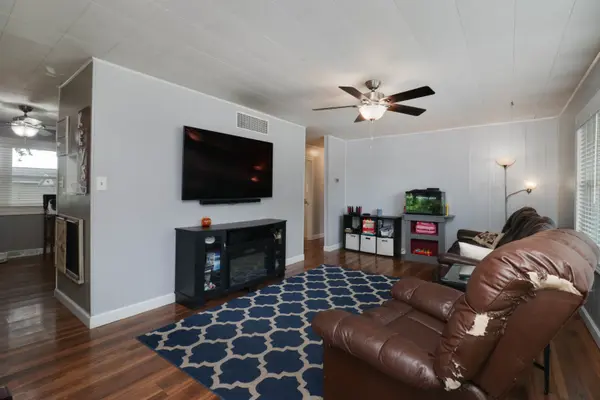 506 E Fifer ST, Colfax, IL 61728