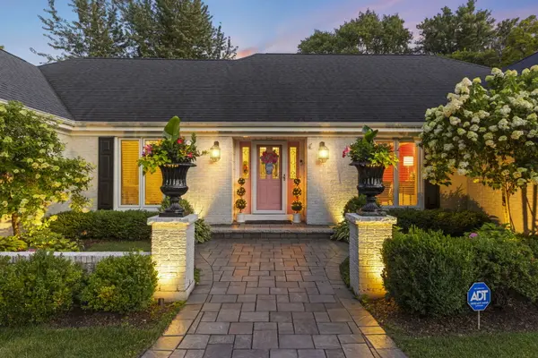 1010 Thunderbird LN, Naperville, IL 60563