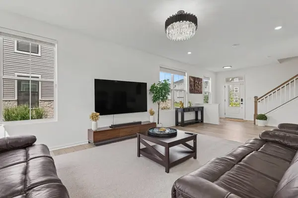 4414 Chelsea Manor CIR, Aurora, IL 60504