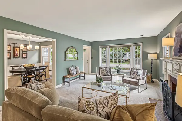 1947 Arona ST, Roseville, MN 55113