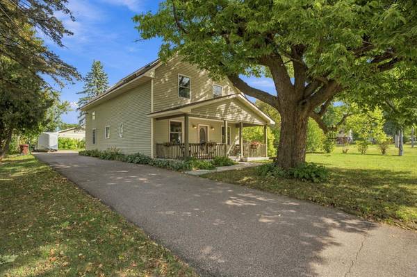 816 Saint Croix ST, Prescott, WI 54021