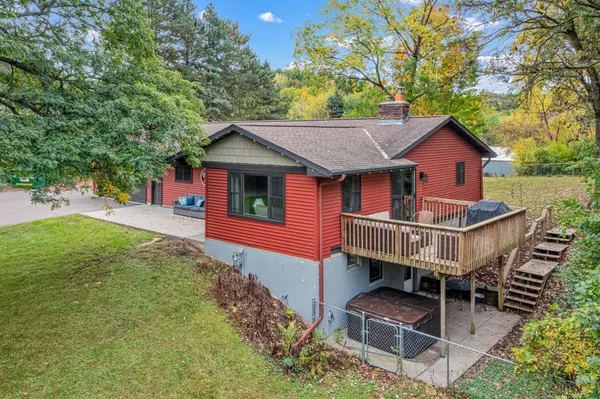 653 Deerwood DR, Hudson, WI 54016