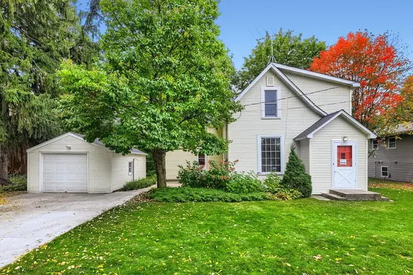 6051 Upper 46th ST N, Oakdale, MN 55128