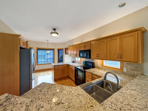22516 Evergreen CIR, Forest Lake, MN 55025