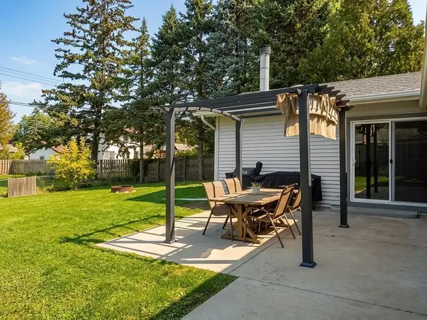 4247 Sandstone DR, Eagan, MN 55122