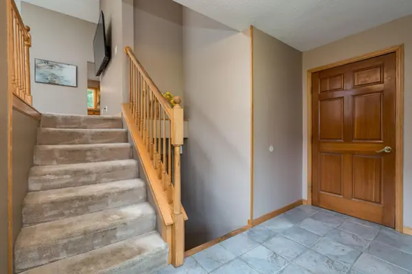 50 Canterbury CT, Mankato, MN 56001