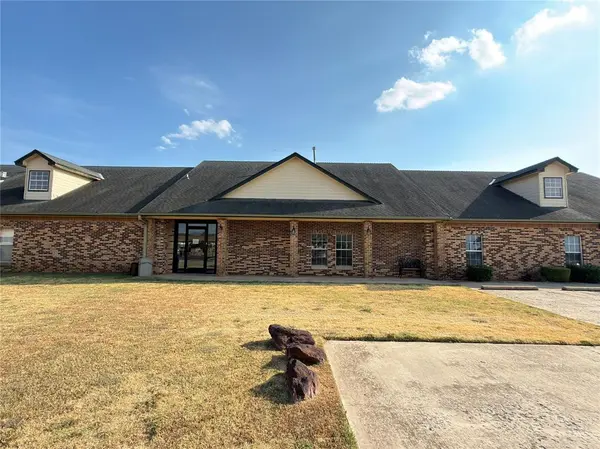 2000 S Douglas BLVD, Midwest City, OK 73130